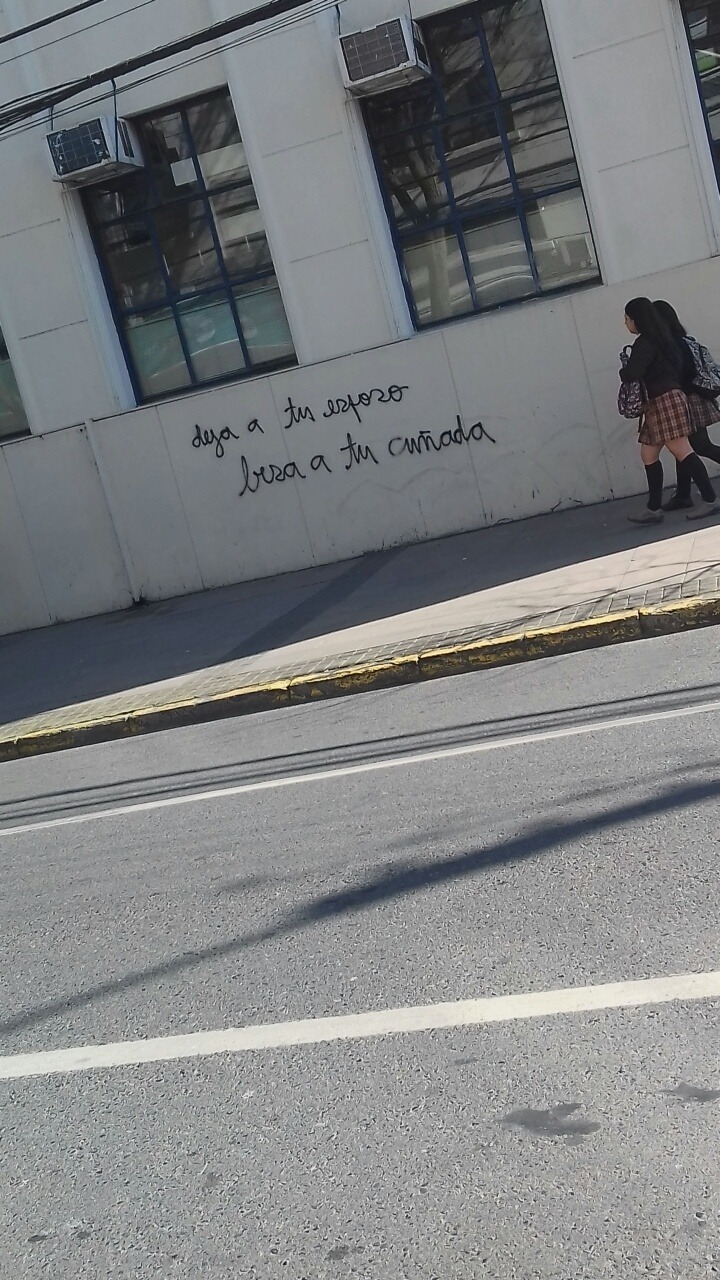 notyourdramaqueen:  “Deja a tu esposo, besa a tu cuñada”“Leave your husband,