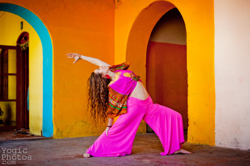 Vicky, full colour India :)Photography by Christine Hewitt © yogicphotos.com