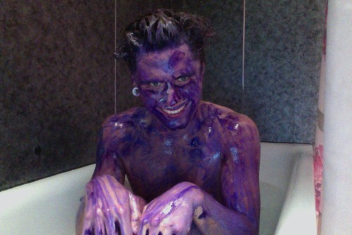 thejamesboyle:  my boyfriend and i had a massive argument. he said i was the most boring person he’s dated so i quietly walked out the room and decided it was time for “me time”, went on tumblr, ran a bath and here i am having the time of my life