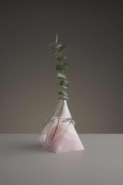 taktophoto:Misshapen Glass Vases by Studio E.O Appear to Melt Atop Angular Stone Platforms