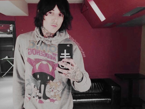 dailyoliversykes: Oliver Sykes + 2015/2016 Selfies