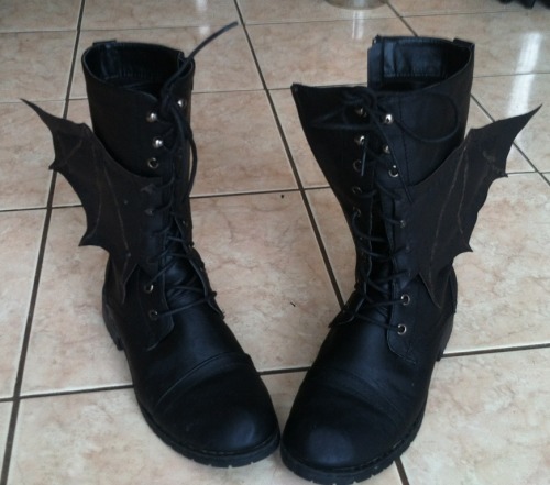 0ncandystripelegs:  z-addict:  I made my sister some bat wings for her boots as a late Christmas present!  I think they came out pretty good!  *Spits drink all over computer screen* 