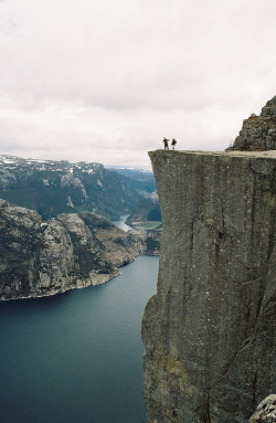 snapshotsfrombeauty:  Preikestolen (by xTorfinnx) 