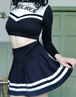 pullmyhair-makemescream:  Cheeky cheerleader 😉   (cute cheer outfit is from H&amp;M if anyone is interested!) ❤️