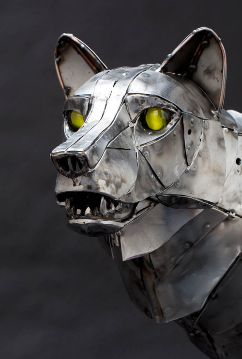 thegreenwolf:steampunktendencies:Mechanical Wolf by Andrew ChaseOh, daaaaaaaaamn. That combines seve