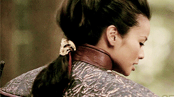 reginaoflocksley:  once upon a time, a man said: “hide your pain, and find strength