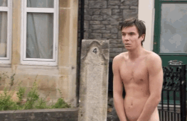 embarrassedboys:queensaver:Joe Dempsie Naked!!!   An embarrassing walk of shame!Scene