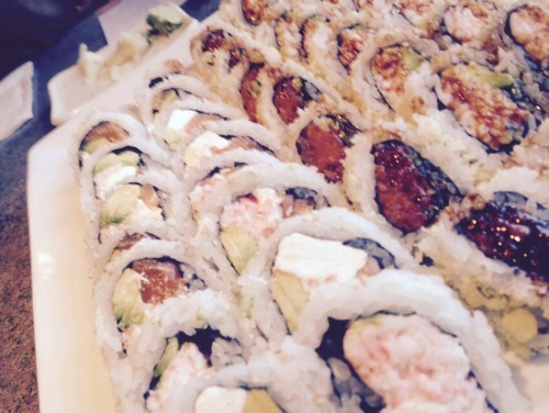 blondesquats:  THAT SUSHI BULK