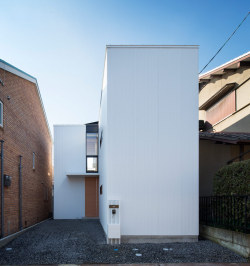 wacky-thoughts:  Container design aligns axial house of shimamoto-cho