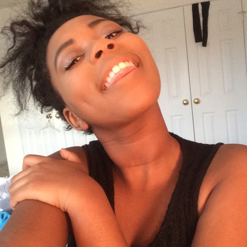 ais4antjuanette:in-conveniences:Happy Blackout ✨✨✨You’re so pretty