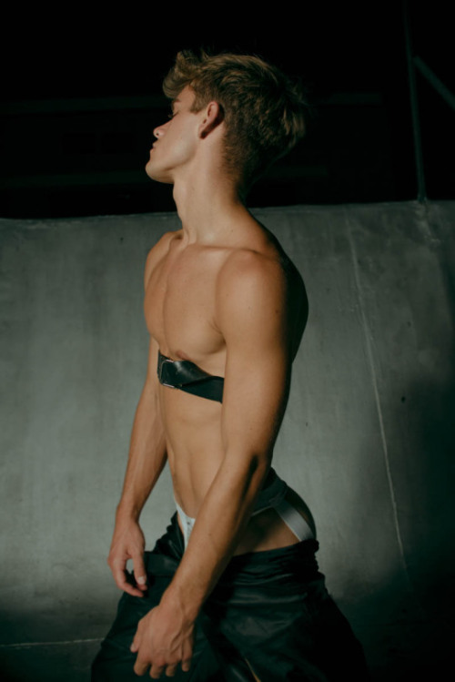 straightalphadom:pantymime:Matthew Crawford by Chris Fucile for Risk Magazine Twink fuckboy perfect