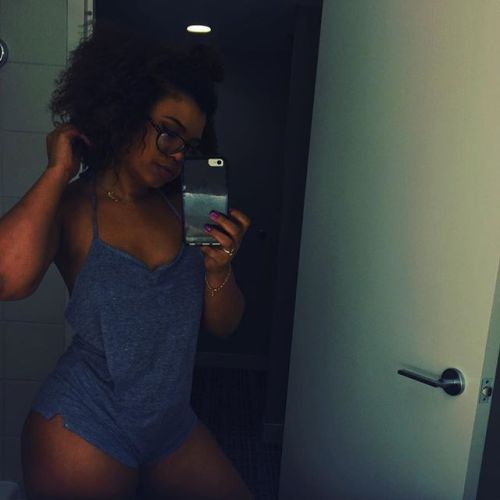 56blogsstillcrazy: stalk Her InstagramIG: vashquiat