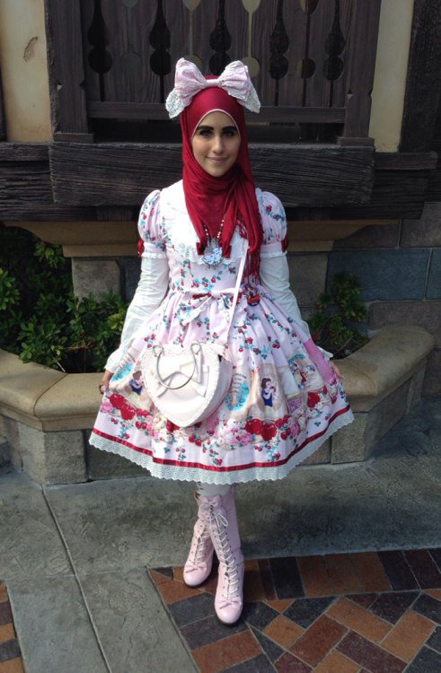 halihijabi:Hijabi Lolita FashionTumblr (Alyssa) | Tumblr (Noor) | Blogspot (Noor)