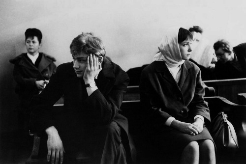 Eve Arnold, Divorce, Moscow, 1966https://painted-face.com/