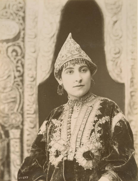 mydearalgeria:Algeria. Woman from Algiers wearing an embroidered Caftan - 1890. Journey to Tanger Or