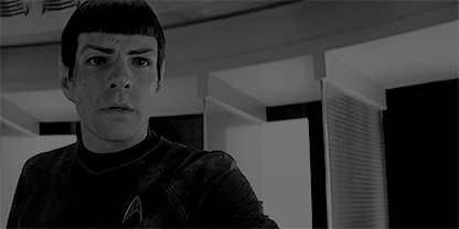 startreksource: i’m losing her, i’m losing her!