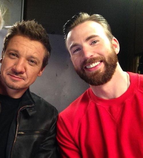 teamcevans:  #TBT Chris &amp; Jeremy . #ChrisEvans #JeremyRenner #Chris #Evans #Beard #Cevans #T