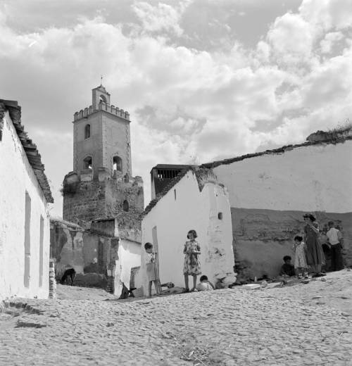 Série “ As Crianças na obra de Artur Pastor”. Castelo de Moura, décadas de 40/60.