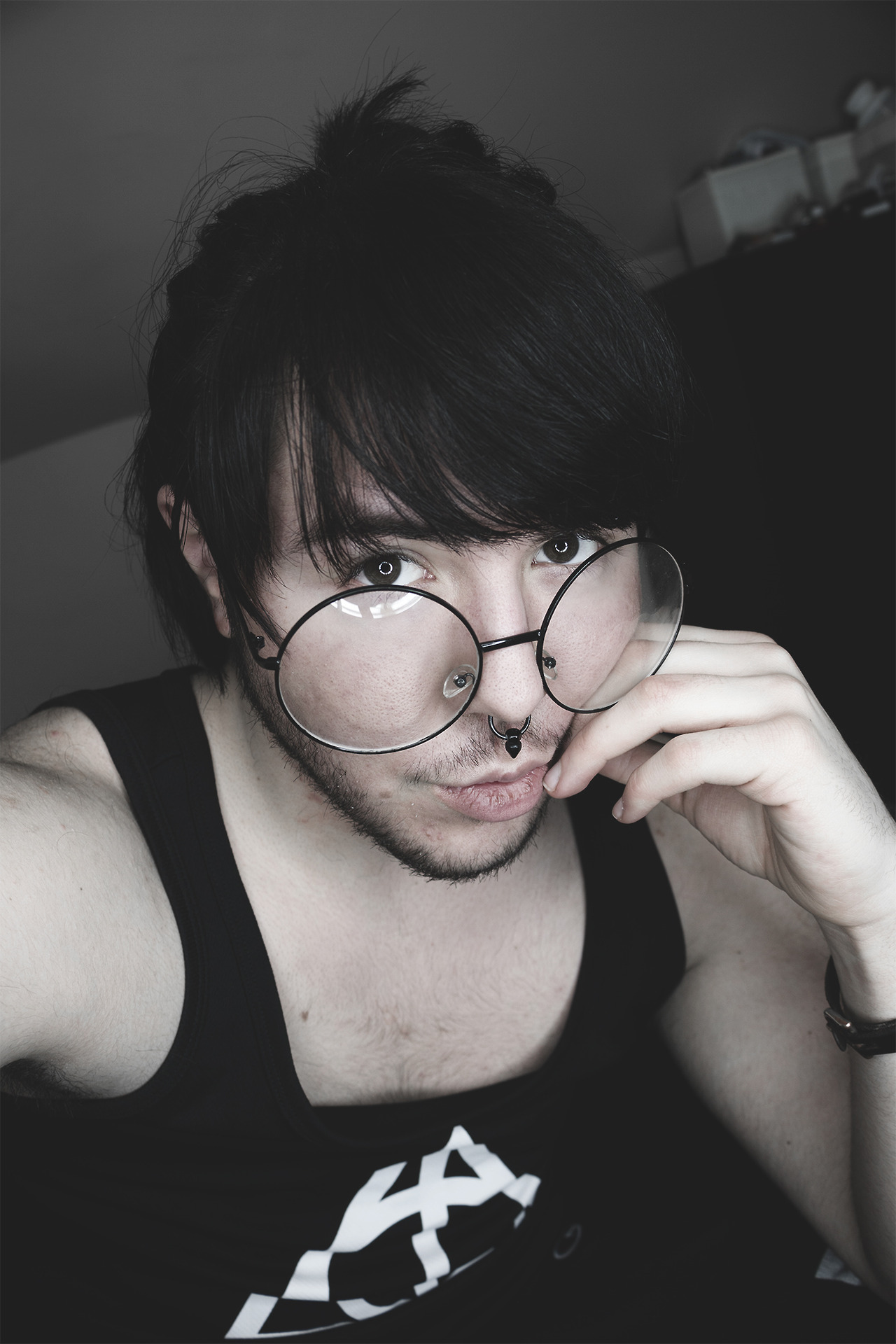 mazokhist:he glasses too big for he gotdamn head
