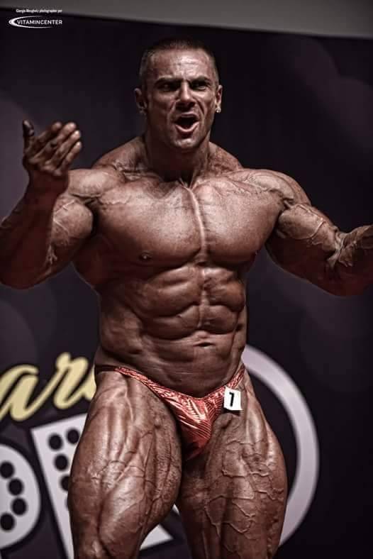 sannong:    Tomas Kaspar - Part 1: Stage Shots. Holy fuck! The bulging road map veins