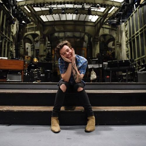 theharrydaily: nbcsnl: Saved you a seat. #FallonStylesSNL