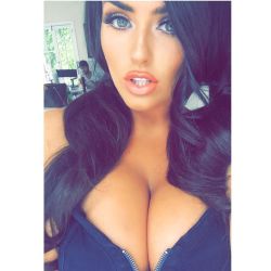 bustyig:  Instagram: abigailratchford | More