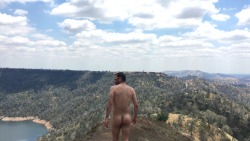 Les hommes naturistes