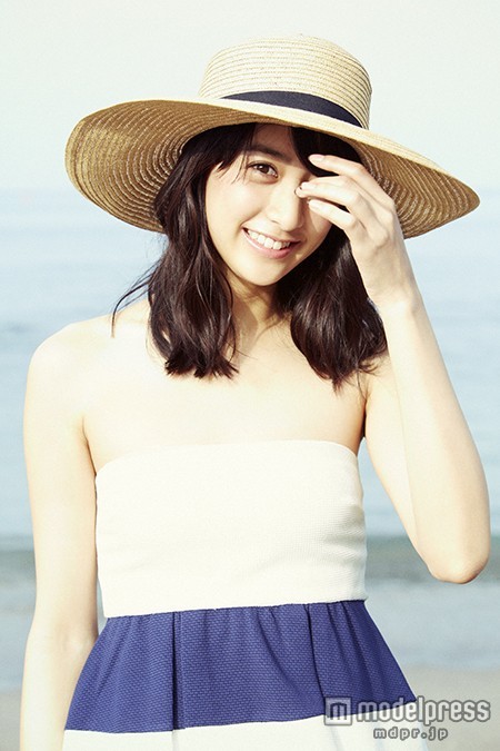the-other-side-of-summer:  山本美月の魅力を凝縮　自身初の試み