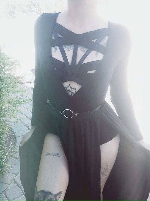 ithilkitten:  Outfit goals 