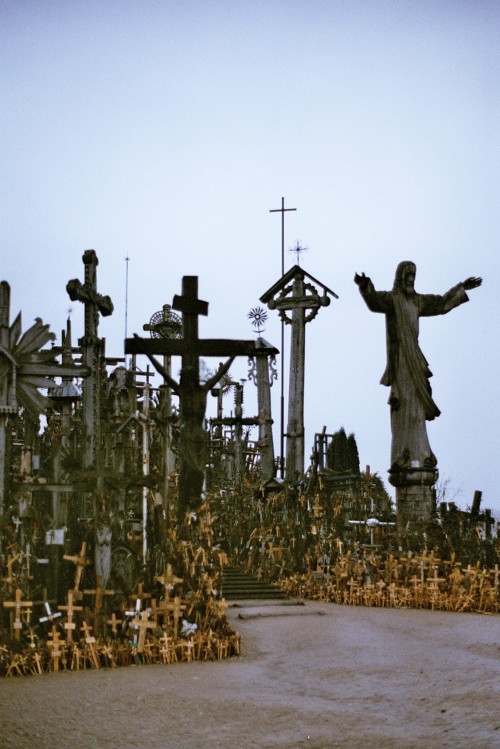 becknism:  Hill of crosses, LithuaniaAvril 2018