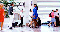 queenton:  30 days of quentin tarantino:   ↳ favorite opening (jackie brown)