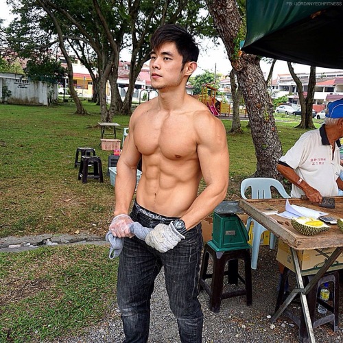 bbbtm13:  I don’t want durian, can I dabao him, Jordan Yeoh, back home? 😍   Reblog & follow me for more hot stuff!