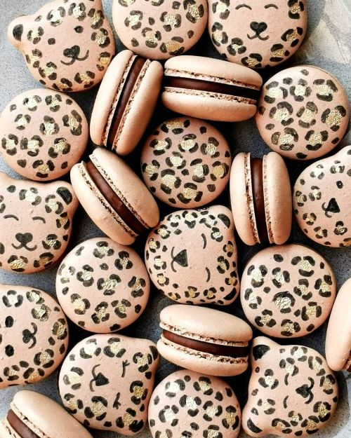 Cute leopard macarons made with love by @a.bite.of.heaven. Relax and de-stress with this sweet treat