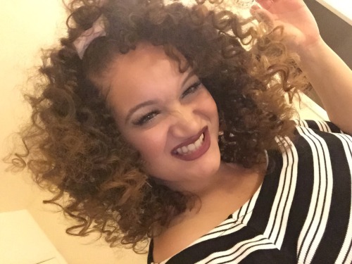exoticplusmodel:  Curly hair 😍😍😍 I’m so mixed up sheesh  Wanna know what I’m mixed with? Check out my about me on my site www.iLoveExoticPlus.xxx 😏💦