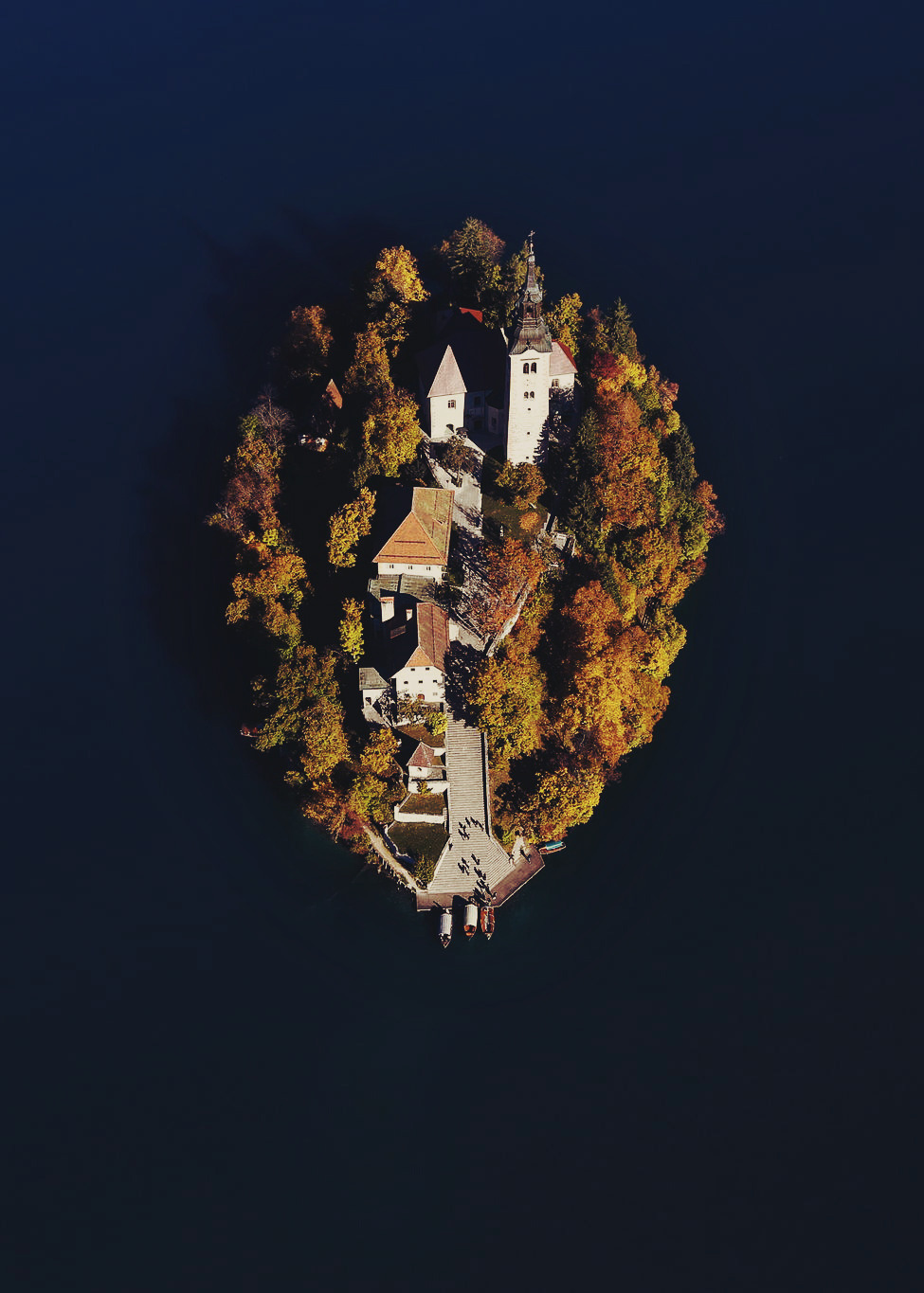 mstrkrftz:   Beautiful island on lake Bled in Triglav national park | Domen Grögl