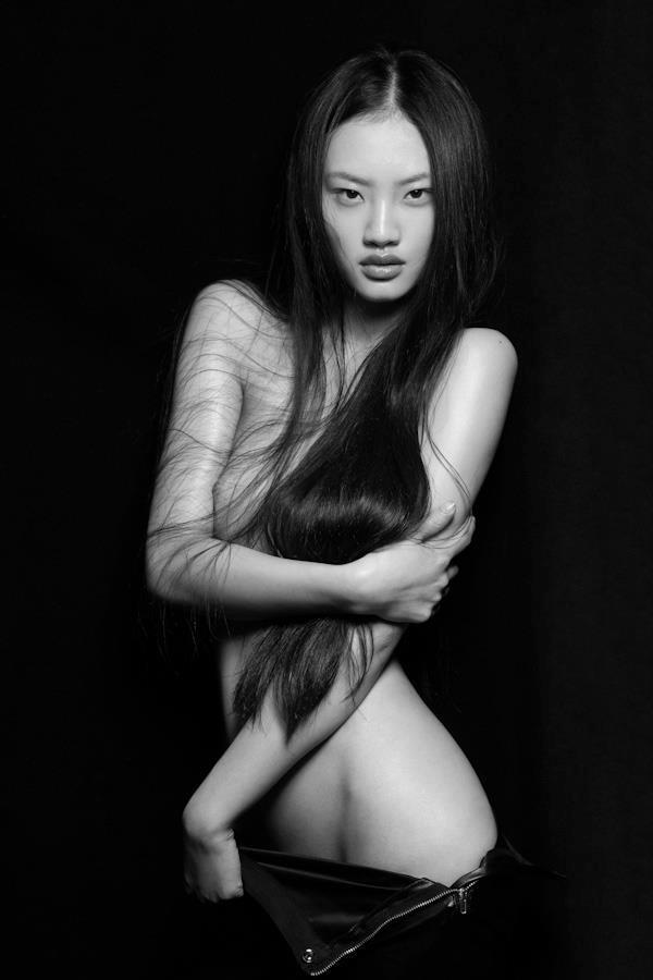 letmelickyounaked:  HAN BING BY REMI KOZDRA &amp; KASIA BACZULIS  