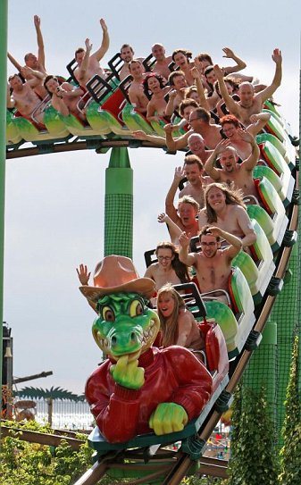 nakedexercise:  Naked roller coaster riding