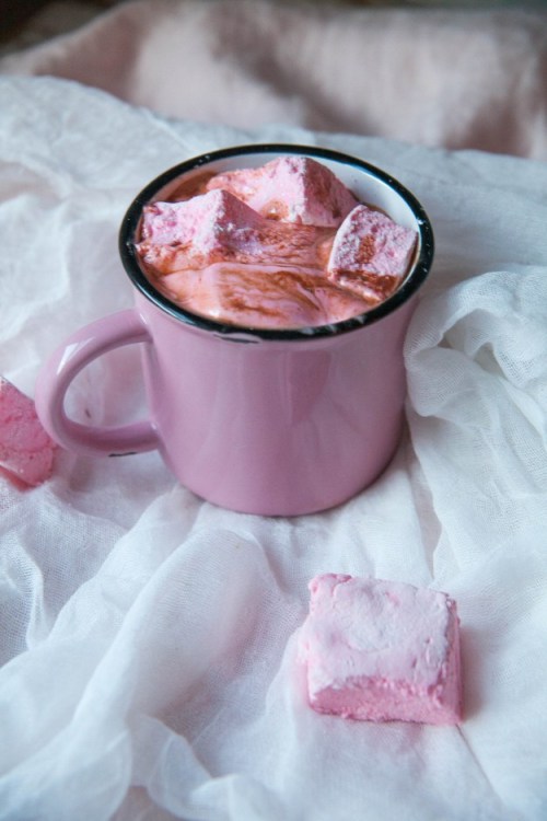 sweetoothgirl:  Rosewater Marshmallows and Cardamom Hot Chocolate  