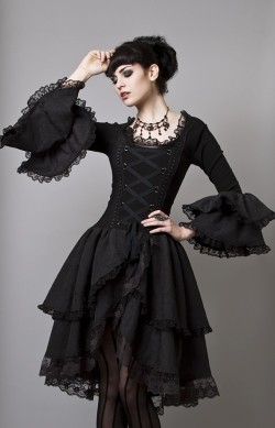 victorian-goth:Victorian Goth https://goo.gl/ITF7HG