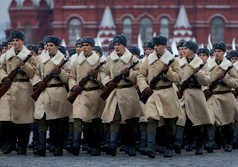 fuldagap:  Russian soldiers in Red Square dressed in Red Army uniforms to commemorate