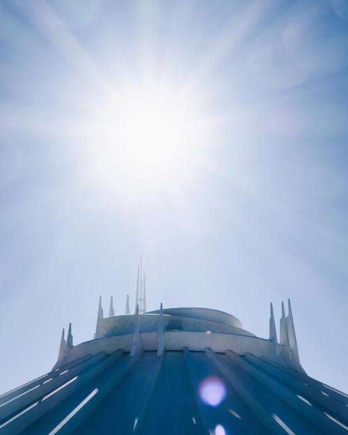 Nov. 16, 2015 Happy Season of the Force! #ooohmydisney #disney #disneyland #tomorrowland #besttimeof