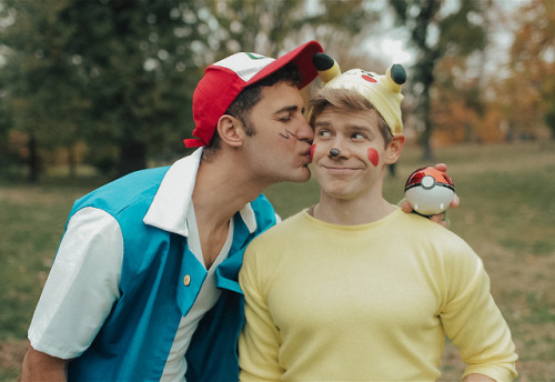 thekeenanblogger:5 years of Halloween couples costumes Adorable