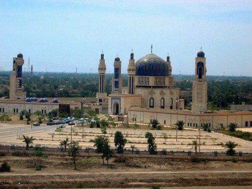 Sex Umm al-Qura mosque in April 2004, showing pictures