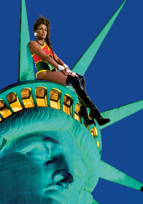 Renée Cox, Chillin’ with Liberty, 1998, from the series RajéCourtesy the artist