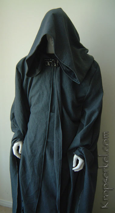 helpyoudraw:  Cloak references Cloak Maker Bertrand-Malvaux The Celts and Vikings Store