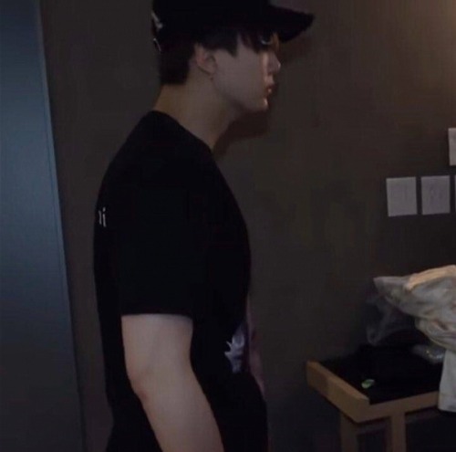 Yoongi Having So Much Sexy Boy Culture In Him A Delicious Cap Fit Thread