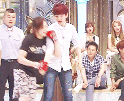 baekhyu-n:  baekhyun bravely step forward to try because he had learnt hapkido when