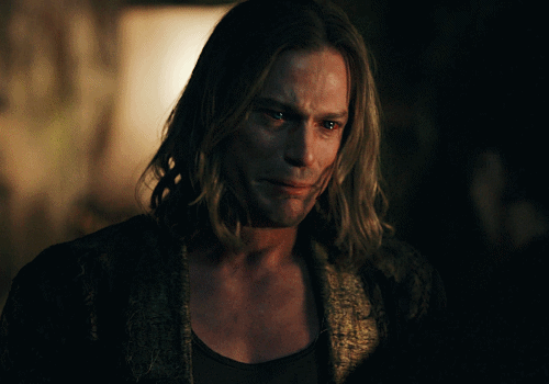 1x01 // 2x08