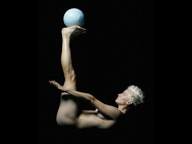 firewubba:  qweency:  is this legal  FUCKKKKKKKKK PINOE AND DAMN LEROUX