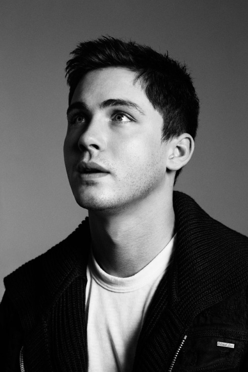 Logan Lerman turns 27!!